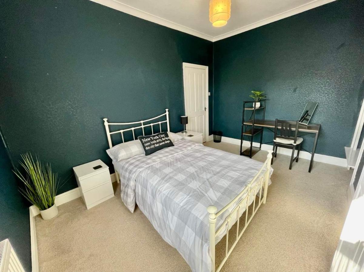 Spacious 3 Bedroom Retreat For Professionals Kingston upon Hull ภายนอก รูปภาพ