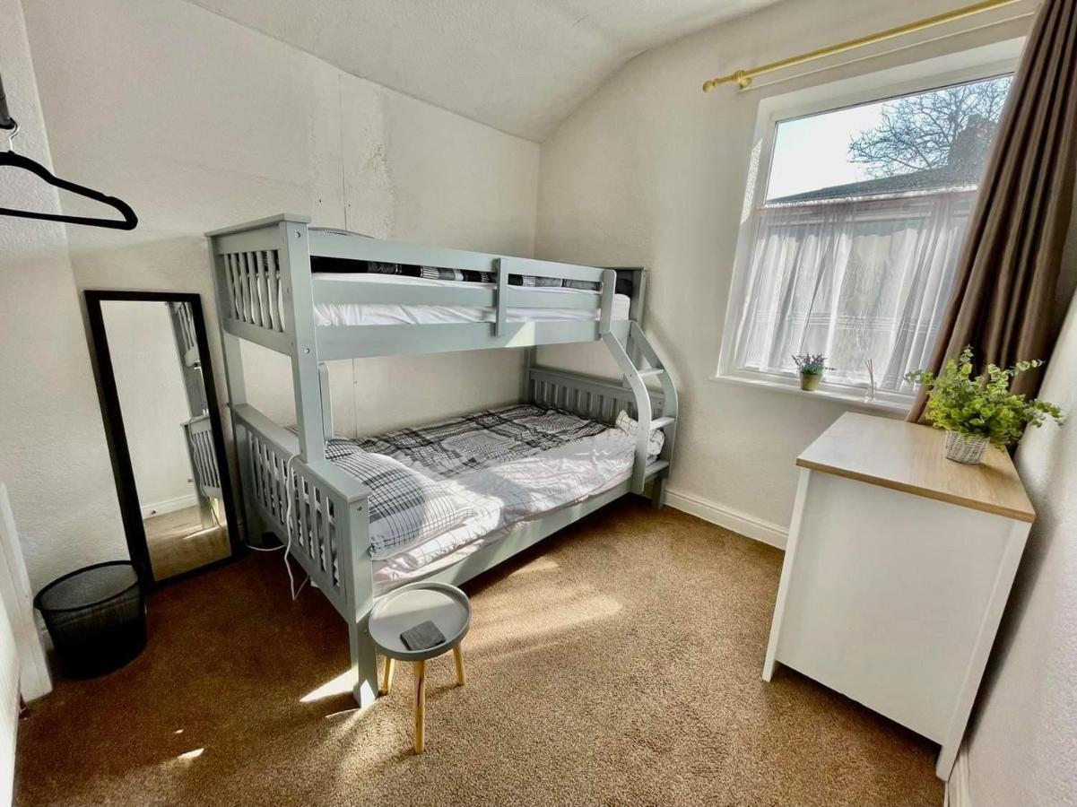 Spacious 3 Bedroom Retreat For Professionals Kingston upon Hull ภายนอก รูปภาพ